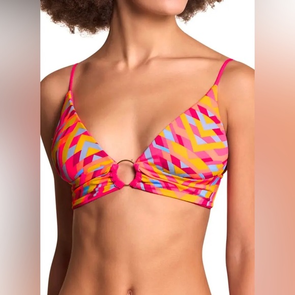 NWOT MAAJI 
Dragon Fruit Shine Reversible Bikini Top - Pink Size S $79 - Picture 1 of 5